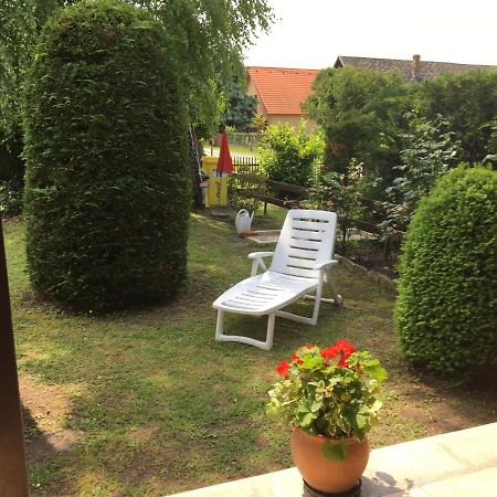 Rozsa Nyaralohaz Villa Balatonboglar Ngoại thất bức ảnh