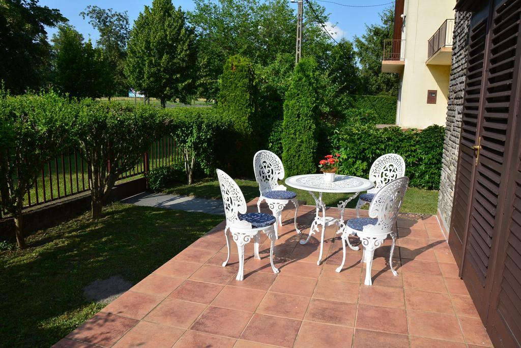 Rozsa Nyaralohaz Villa Balatonboglar Ngoại thất bức ảnh