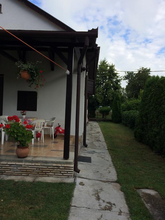 Rozsa Nyaralohaz Villa Balatonboglar Ngoại thất bức ảnh